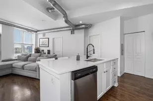 1645 W School St, Chicago, IL 60657 - Photo 4