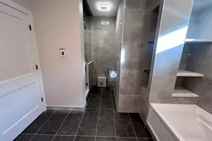 1039 W Belmont Ave, Chicago, IL 60657 - Photo 10