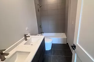 1039 W Belmont Ave, Chicago, IL 60657 - Photo 14