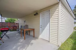 9111 S Kingston Ave, Chicago, IL 60617 - Photo 24