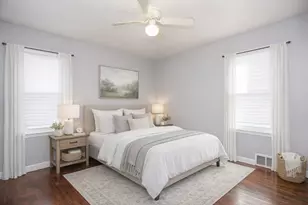 9111 S Kingston Ave, Chicago, IL 60617 - Photo 12