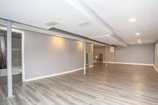 9111 S Kingston Ave, Chicago, IL 60617 - Photo 18