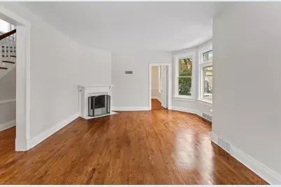 2135 W Leland Avenue, Chicago, IL 60625 - Photo 4