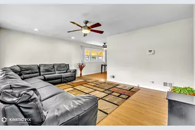 7528 Kenneth Avenue, Skokie, IL 60076 - Photo 4