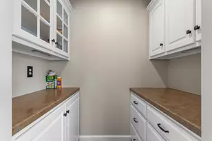 5210 Hammer Pl, Decatur, IL 62521 - Photo 16