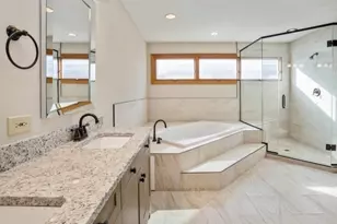 2220 Eastview Dr, Des Plaines, IL 60018 - Photo 10