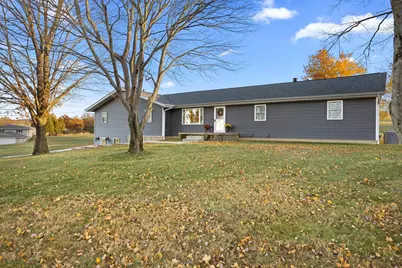 15945 Gresham Road, Mackinaw, IL 61755 - Photo 4