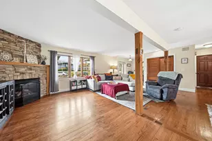 619 Joanne Ln, Dekalb, IL 60115 - Photo 8