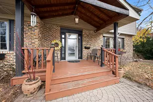 619 Joanne Ln, Dekalb, IL 60115 - Photo 4