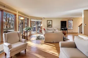 42W231 Retreat Ct, Saint Charles, IL 60175 - Photo 8