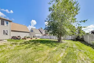 345 W Asbury Dr, Round Lake, IL 60073 - Photo 14