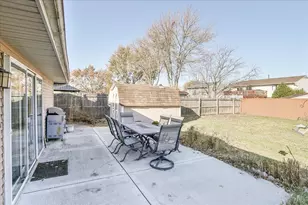 760 Longford Dr, Roselle, IL 60172 - Photo 26