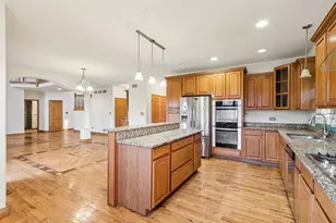 4843 Turner Ct, Country Club Hills, IL 60478 - Photo 6