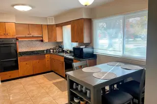 543 S 7th St, West Dundee, IL 60118 - Photo 2