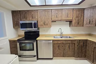 650 Whitney Ct, Gurnee, IL 60031 - Photo 8