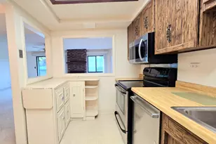 650 Whitney Ct, Gurnee, IL 60031 - Photo 10