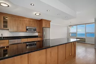 5733 N Sheridan Rd, Chicago, IL 60660 - Photo 14