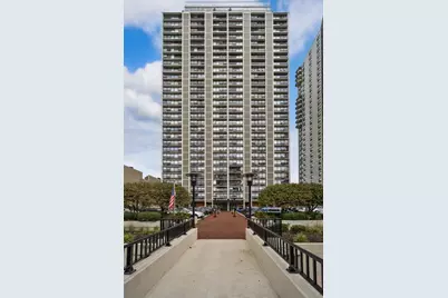 5733 N Sheridan Road #28B, Chicago, IL 60660 - Photo 1