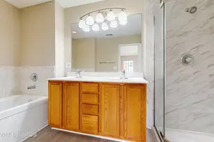 1 Clara Ct, Algonquin, IL 60102 - Photo 16