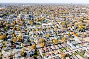 9241 S Kingston Ave, Chicago, IL 60617 - Photo 30