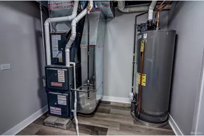 9241 S Kingston Avenue, Chicago, IL 60617 - Photo 24