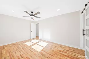 9241 S Kingston Ave, Chicago, IL 60617 - Photo 6