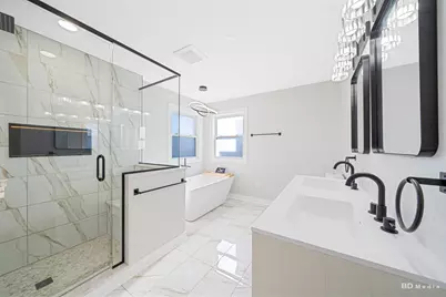 9241 S Kingston Avenue, Chicago, IL 60617 - Photo 8