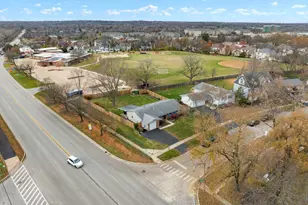 6812 Wainwright Dr, Woodridge, IL 60517 - Photo 26