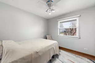 6812 Wainwright Dr, Woodridge, IL 60517 - Photo 12