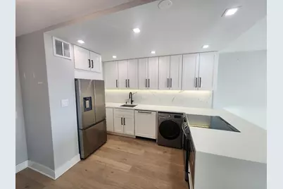 1560 N Sandburg Terrace #2605J, Chicago, IL 60610 - Photo 2