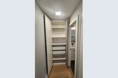 1560 N Sandburg Terrace #2605J, Chicago, IL 60610 - Photo 8