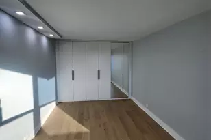 1560 N Sandburg Terrace, Chicago, IL 60610 - Photo 4