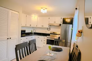 8904 Robin Dr, Des Plaines, IL 60016 - Photo 16