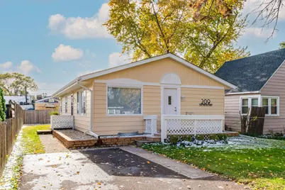 209 E Pineview Drive, Round Lake Park, IL 60073 - Photo 1