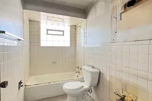 2150 E 79th St, Chicago, IL 60649 - Photo 22