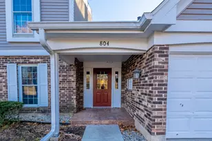 804 Chasefield Ln, Crystal Lake, IL 60014 - Photo 2