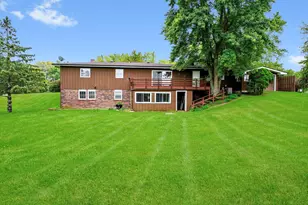 1406 W Lincoln Rd, McHenry, IL 60051 - Photo 8