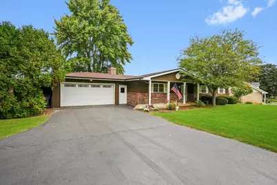 1406 W Lincoln Road, McHenry, IL 60051 - Photo 2