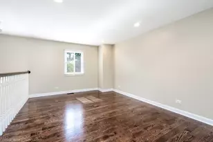 124 Midway Ln, Vernon Hills, IL 60061 - Photo 12