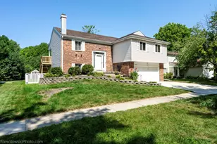 124 Midway Ln, Vernon Hills, IL 60061 - Photo 40