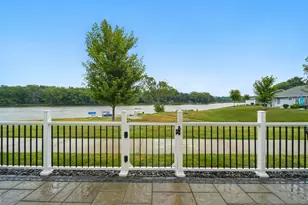 1613 Riverside Cir, Dixon, IL 61021 - Photo 10