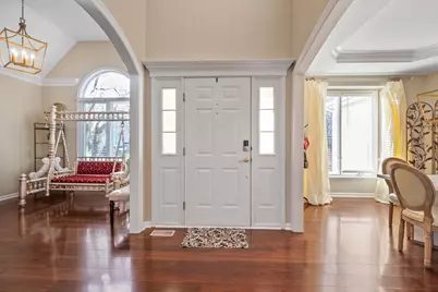 142 N Dixon Drive, Batavia, IL 60510 - Photo 2