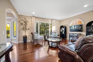 142 N Dixon Dr, Batavia, IL 60510 - Photo 12