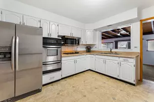 11129 Martindale Dr, Westchester, IL 60154 - Photo 10