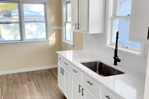 1018 W Atlantic Ave, Waukegan, IL 60085 - Photo 8