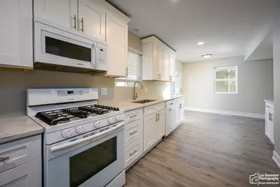 4023 1/2 N Grant Street, Westmont, IL 60559 - Photo 10