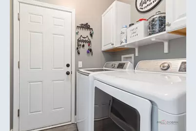 943 Chesapeake Boulevard, Grayslake, IL 60030 - Photo 22