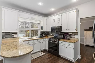 943 Chesapeake Boulevard, Grayslake, IL 60030 - Photo 18