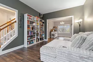 943 Chesapeake Blvd, Grayslake, IL 60030 - Photo 10