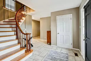6750 County Line Ln, Burr Ridge, IL 60527 - Photo 4